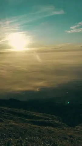 DEMI SUNRISE 😅 #merbabumountain #masukberandafyp #CapCut 