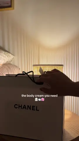 a daily reminder to treat yourself 🧖🏻‍♀️🌸 #fypシ゚ #lifestylevlog #chanel #SelfCare #unboxing #beauty 
