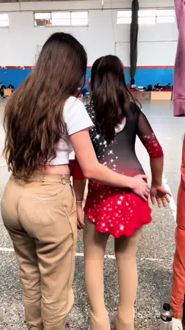 Un día me dijeron que lo mas difícil en la vida es encontrar el trabajo que uno ama y lo apasiona. Yo tengo la suerte de haberlo encontrado y poder disfrutar de mi trabajo todos los días ♥️🛼 #patinartistico #deporte #profe #enseñanza 