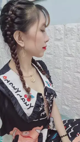 Nhìn lại rùi nè..#capcut #xh #fyp #xuhuong #tiktok #uocduoclenxuhuong #nhachaymoingay #foryou #fypシ #viral 