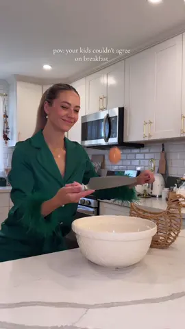me🤝🏼time management skills #homemaker #homemaking #sahm #lifehacks #timemanagement #ditl #MomsofTikTok 