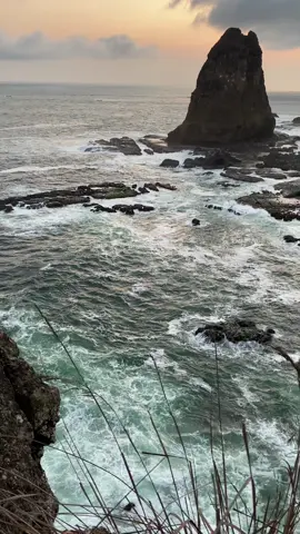 Liriknya ngena bgt🫠 #arabicsong #pantaivibes #quotesarabic #arabicmusic #fypp 