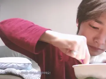 НУ КАК МОЖНО БЫТЬ ТАКОЦ БУЛОЧКОЙ #foryou #on #fypシ #straykids #SKZ #stay #youmakestaystay #skz #kpop #skz4thgenleaders #jeongin #cute #babybread #чонин #малышхлебушек #чонинмилыйхлебушек 