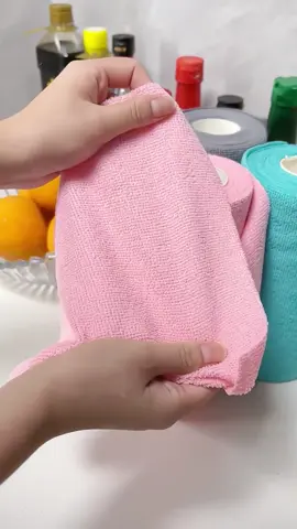 Excellent water and oil absorbency. 20 sheets/roll reusable cleaning towels. Take 1 free holding rack now#goodthing #goodstuff #kitchen #cleaning #66 #housekeeping #mustbuy #musthave #wipe #rag #towel