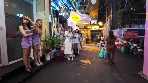 Street photography in District 1, Ho Chi Minh City