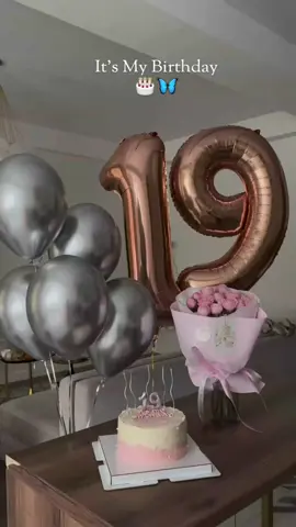 happy birthday to me🎊 I'm not 18 anymore 💃🎉 #bilalabbasofficial  #happybirthdaytome 