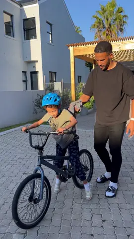 Saw this hack on TikTok & had to give it a go! We did it! 👏🏽🤝🏽🙋🏽‍♂️🚲 #hack #howto #firsttime #fyp #learn 