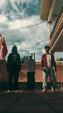 Woke up Dance cover💃❤️‍🔥 #dance #wokeup #xg #kpop #DEERBROWN 