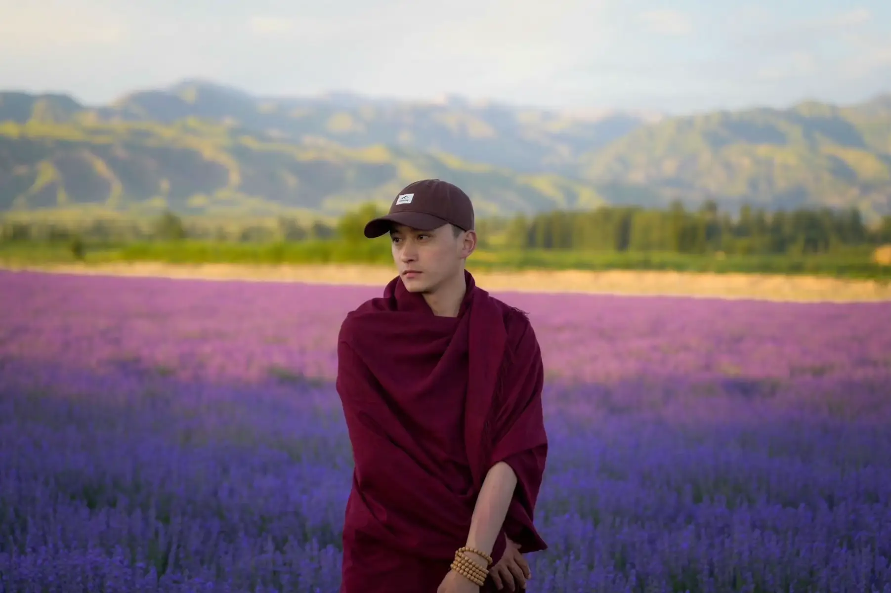 骑马穿行在广阔绵延的高山草原上，深入高耸入云的杉林中，我从未见过如此深邃而宁静的世界。 #图文伙伴计划2024 #带你游 