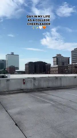 feels SO good to be back! #cheer #college #tennessee #alaninu #collegecheer #vols #diml #grwm @Alani Nutrition   @Good Molecules 