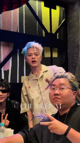 Anh trai Rhyder với mái tóc nổi bật tại buổi ra mắt MV “DOC” #bimatvbiz #chumchum #lattungvbiz #thegioimodels #tiktokgiaitri #phapkieu #phapkieubychumchum #rhyder #rhyderrapviet #anhluongan #anhluonganbychumchum #ngodinhnam #anhluonganngodinhnam #grammymusicvietnam 