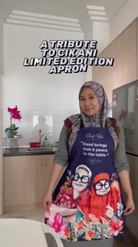 Camtulah ceritanya, dia minta tolong. Pakai apron cantik ni makin menjadi semangat chef ✨