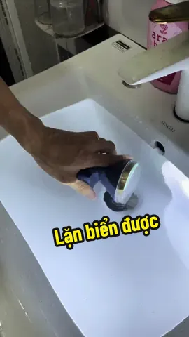 Đèn lặn này chống nước ở độ sâu 30m #hanhmet7 #denpin #denpinlanbien #denpinsieusang 