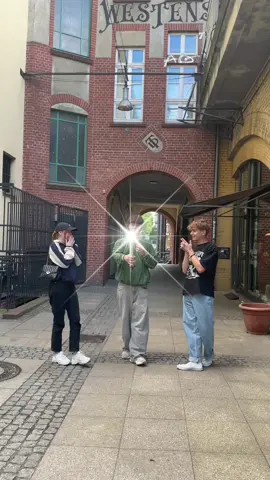 Anzeige ] Happy Birthday Columbia!! 🎉 @SonyPicturesHomeEntDE Was ist euer favorite Columbia Film aus den letzten 100 Jahren? 🥳 #PassTheTorch #Columbia100 #SonyPicturesEntertainment #100JahreColumbia