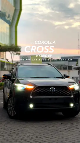 New Corolla Cross 1.8 Hybrid A/T Attitude Black Metallic. Sebuah Unit Hybrid Legenda sebelum maraknya Hybrid sekarang di Indonesia. Dialah yang lebih dulu menapakkan kaki di Indonesia sebagai Lini Hybrid sebelum Innova Zenix yang marak dijalanan sekarang. Merupakan Unit CBU yang bisa diadu secara Build Quality & Ketangguhan nya. Info Pemesanan Toyota Jawa Timur hingga Bali Hub : Mike - Marketing Executive Toyota Astra Auto2000 Kenjeran Surabaya 0812.3132.3273 #toyotacorolla #toyotacorollacross #corollacross #corollacrosshybrid #corollacrossindonesia #toyota #toyotaid #toyotaindonesia #corolla #corollacrossgrsport #toyotacorollacrosshybrid #toyotacorollahybrid #suv #hybrid 