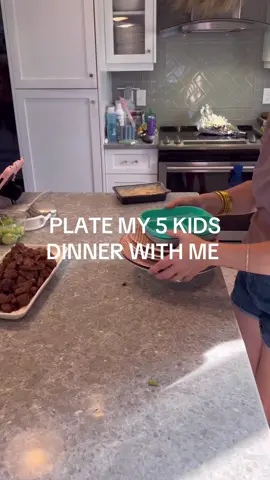 summer dinners look a lot like this. dinner on the grill #Lifestyle #lifestyleblogger #momof5 #momsover30 #dinner #DinnerIdeas #blackstonegriddle #blackstone #grilling #blackstonegriddle 