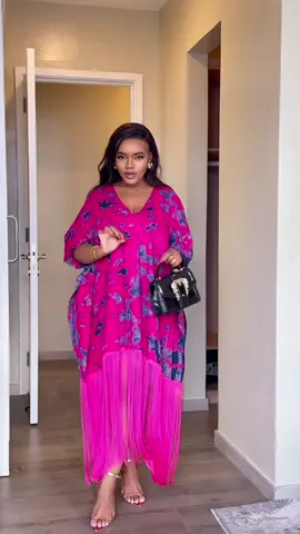 Love it? Like - Share -Comment! Follow us for more beautiful free-flowing style inspirations  .  👗 by _liraline_collection . PS: We do not sell or sew clothes. We see it. we love it. we showcase it. . . . #boubou #bubu #kaftan #abaya #maxidress #africanfashion #africandress #bouboudesign #africankaftan #naijafashion #naijakaftan #naijaboubou #ankarastyles #bouboustyles #plussize #plussizefashion #bellanaija #asoebi #asoebistyles #naijaweddings #africanwedding #kaftanstyles #adire #africanwomen #jacquard #lacefabrics #ankarafabrics #laceboubou #agbadaforwomen 