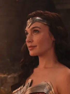 #galgadot #wonderwoman #fyp #foryou #foryoupage #parati #edit #trending #beautiful #dccomics #superhero #smile #pretty #strong #power #movie #model #actress #xyzbca #viral 