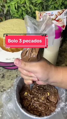 Eu fiz um dos bolos mais caros da minha carreira ❤️ #foryou #kinder #ferrerorocher #nutella #viral #cake 