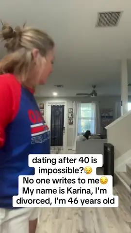 Old women usa #singlelife #lonelygirl #livingalone 