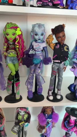 Replying to @💜  you ask and you shall receive ❄️ #abbeybominanle #monsterhigh #monsterhighdolls #fearbook #skulltimatesecrets #shiver #trundra @Monster High 