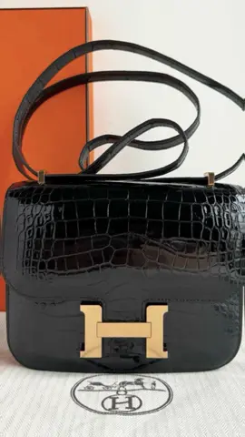 Constance18 Black Shiny Alligator RGhw U 