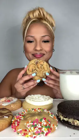Crumbl cookie mukbang setup 💀 #crumblcookies #cookies #mukbang #crunchy #mukbangasmr #eating #asmreating #Foodie #foodtiktok #watchmeeat #food #crunchysounds #asmrfood #letseat #crunchyasmr #eat #asmrsounds #asmrtiktok #eatingshow #hungrytiktok #eatingshowasmr #muckbang #fyp #fypシ #foryourpage #viral 