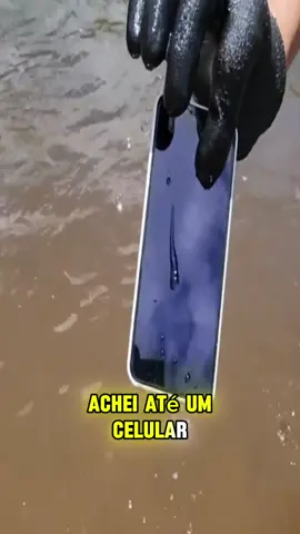 turistas perdem muita coisa aqui #detectordemetais #celular #tesourosencontrados #rairumkich 