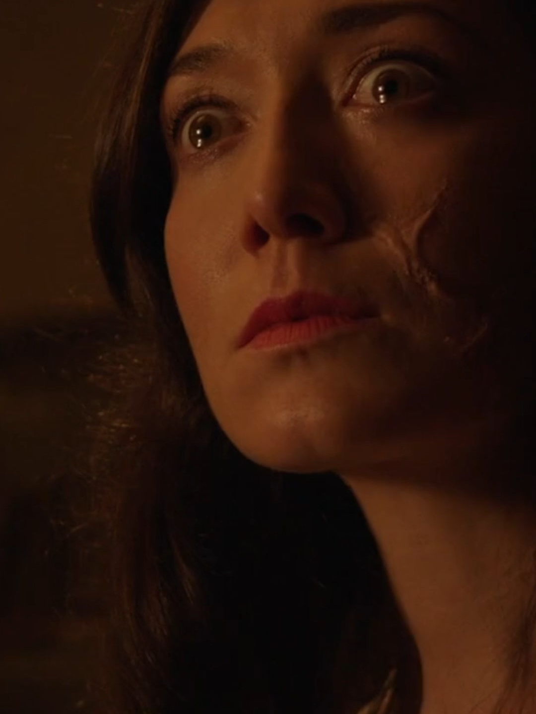 👀💉 Beauty is only skin deep... or is it?  'Nightmare Cinema: Mirari' delves into the #sinister ide of perfection with a chilling tale.  Starring Richard Chamberlain, Zarah Mahler, Mark Grossman, and Belinda Balaski Directed by Joe Dante Watch now on Prime Video, Tubi, and PlutoTV.