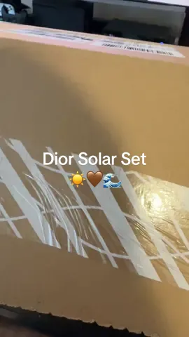 Dior Solar Set ☀️🤎🌊 #dior #diorsolar #pochette #Summer #diorbeauty #diorbeautylovers #diorbeautyunboxing #summervibes #cremesolaire #protection50 @Diorbeauty @Dior #CapCut 