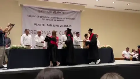 Si lo logré✨✨ @Humbe #graduacion2024🎓👩🏻‍🎓 