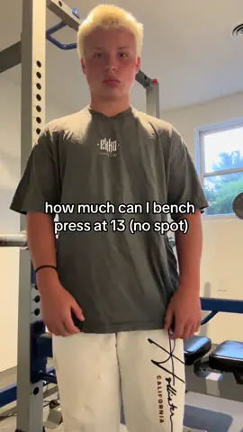 pretty avg #gym #gymbro #GymTok #gymm #2010 #benchpress 