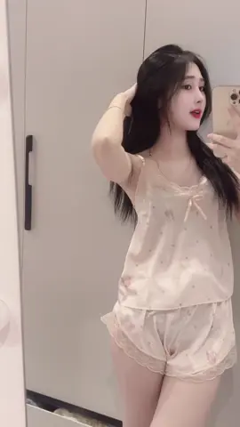 Tay anh đâu rồi🥰#LearnOnTikTok #xuhuong @Bé Lan🥰 @vũ đình Toản😁 