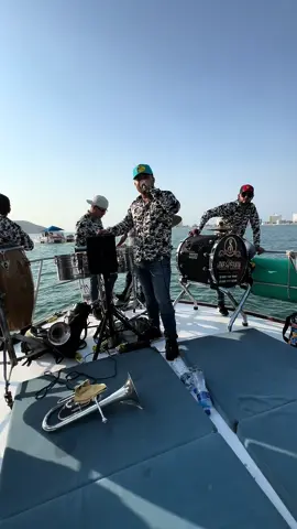 A LA ORDEN MI GENTE YATE Y BANDA EN MAZATLÁN SINALOA 🛥️🌊🏝️🫡🔥🙏🏻🤩💃🏻🕺🏼”6691545945 #fy #lainesperadademaza #mazatlan #fypシ #viral #yate #maza #playa 