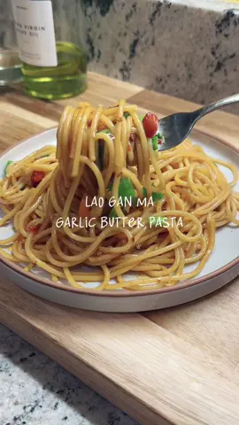 Chili oil garlic butter pasta #laoganma #laoganmanoodle #chilioilnoodles #chilioilpasta #chilioilrecipe #spaghettirecipe #pastarecipe #EasyRecipes Recipe Inspired By: @Genio | Easy Recipes 