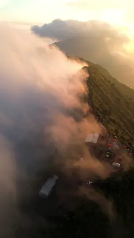 iki seng obong obong sopo iki, tukung kesadarane 😅 #gunungandong #gunungandong1726mdpl #andongmountain #magelang24jam 