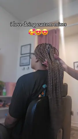 perfect for summer ☀️ #blackgirltiktok #braidersontiktok #knotlessbraids 