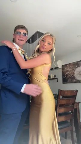 jack was made for this trend #prom 🍾👑💛