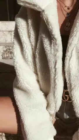 Sweater Jacket Crope Zipper Sherpa Bulu #jaketsherpa #jaketbulu #jaketwanita #jaketkeren #jaketterbaru #jaketwanitakekinian #shopmaster #fyp #fypシ #fypシ゚viral 