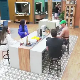 Sofrida!!!! #tatizaqui #afazenda14 #afazenda #realityshow #tatizaqui 