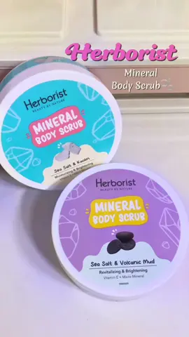 dari aku yg selalu telat, knp baru tau herborist punya body scrub yg bagus ini??!! btw jgn lupa scrub 2-3x seminggu yaa #herborist #bodyscrub #herboristbodyscrub #bodycare #fyp 