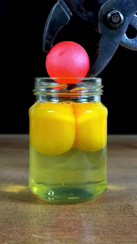 1000°C RHCB vs Eggs 🥚🥚🥚😱 #satisfying #experiment #Science #asmr #foryou #redhotballvs #foryou #usa #tiktok 