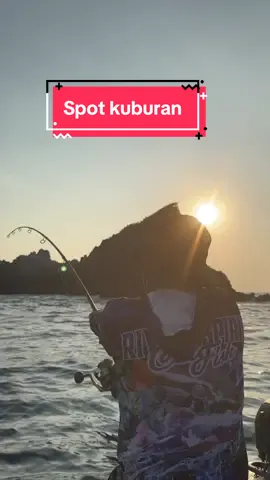 Mancing anak ikan ❎                                          Mancing mamak ikan ✅                        Edisi pulau rondo #JelajahLiburan #pemandusabang #trip #mancingsabang #mancing #fishing #mancingikan #aceh #medan #jakarta #malaysia 