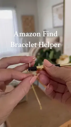 Trying to clip a bracelet on yourself is so frustrating! This little tool makes it easy to do the first go.  #bracelet #bracelethelper #jewelryhack #jewellery #jewelleryhacks #amazonfinds #amazon #amazonau