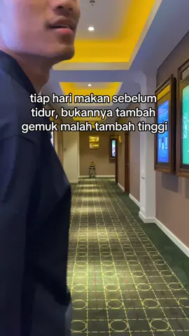 tumbuh ke atas bukan ke samping🗿