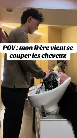 Quand tu connais bien quelqu’un tout de suite ca fait le guignole  #asian #asianhair #asianhairstyle #asianbarber #asianhairstylist #paris #thickhair #asianhaircut #fyp 
