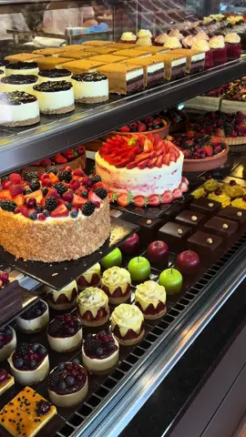 @chefabdullahobaid @centrostores  #jordan # The truth is, cooking a good meal requires more than just ingredients and technique. A good cook puts something of his own into the preparation. He cooks with pleasure, anticipation, spontaneity and is willing to experiment. .#pastrychef #pastry #LoveIsLove #cake #fromboisevanille #chescake #coco #nousset #caramil #melka #vanilacake #france #paris #pavoni #silikomartprofessional#chef #pistachecake #wiwt