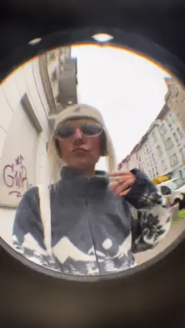 your daily dose of deijaenaa , new drop of @Joey Valence & Brae is killlllin OK #edit #Vlog #berlin #fisheye #fisheyelens #grwm #OOTD #outfit #swag 