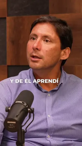 De Cajero de Comida Rápida a CEO de Grupo Empresarial. Capítulo completo en YouTube, Spotify y Apple Podcast. Link en bio🎙🎙 Ruben Sanchez es CEO de Grupo San Antonio. Previamente fue CEO de Grupo Paramonga. Además, es Director del MBA y Catedrático en la escuela de postgrado de la UTP. Capítulos completos en YouTube, Spotify y Apple Podcast. Link en bio🎙🎙 Conversamos de: - Cómo consiguió su primer trabajo para pagar la universidad - Cómo sacar adelante tu carrera profesional - Su emprendimiento que fracasó - El rol de un CEO - Mejores Libros de Negocios - Estrategias de crecimiento de negocios - Cómo dirigir una empresa y equipo - Cómo organizar tu tiempo - El contexto político actual - Marketing y Ventas Y mucho más