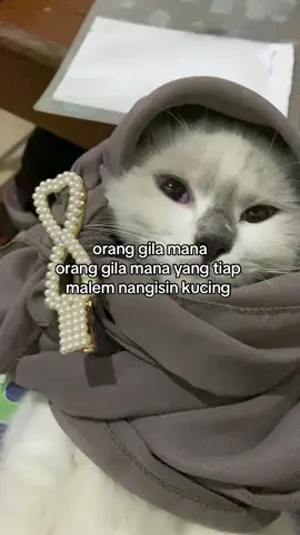 berusaha engga nangis kalo keinget kamuu, tapi ga bisa!!!!!!